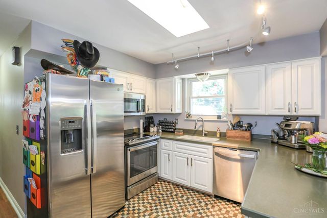 302 Apache Trail, Miami Twp, OH 45140