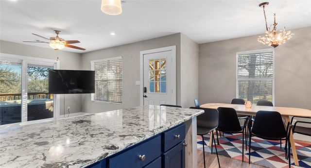 274 Old Austin TRL, Elgin, TX 78621