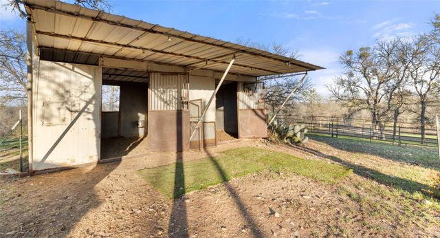 274 Old Austin TRL, Elgin, TX 78621