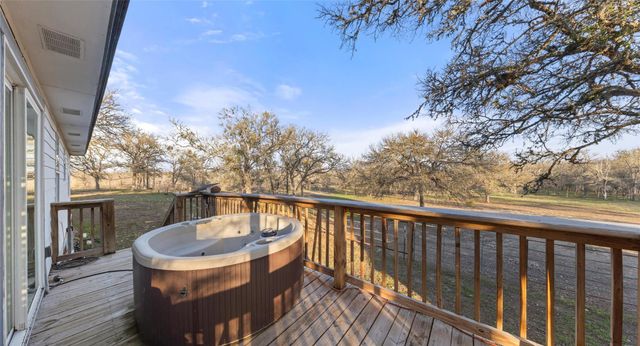 274 Old Austin TRL, Elgin, TX 78621