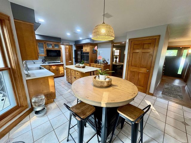 478 SKYLINE BOULEVARD, Green Bay, WI 54302