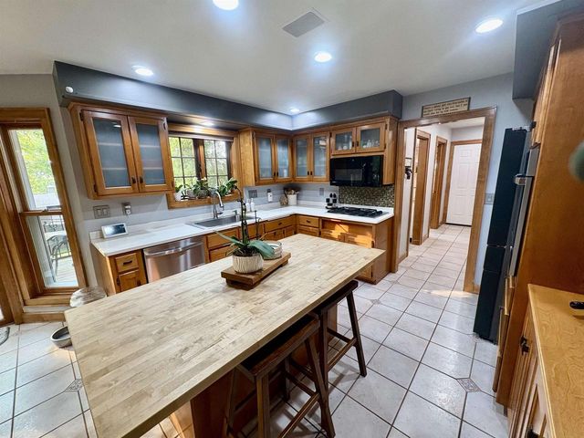 478 SKYLINE BOULEVARD, Green Bay, WI 54302