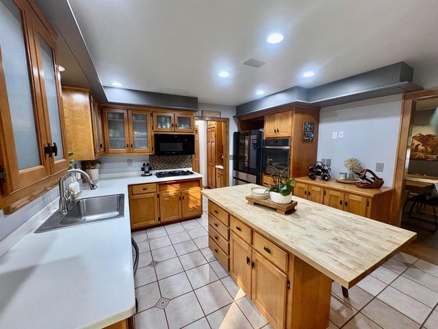 478 SKYLINE BOULEVARD, Green Bay, WI 54302