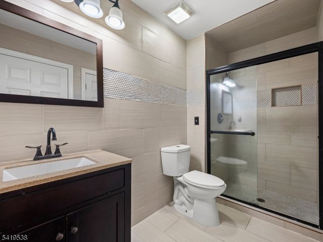 79 Rhyan Dr, Parsippany-troy Hills Twp., NJ 07054