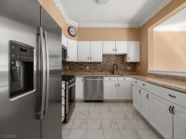 79 Rhyan Dr, Parsippany-troy Hills Twp., NJ 07054