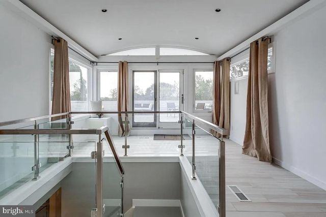 4611 CHARLESTON TER NW, Washington, DC 20007