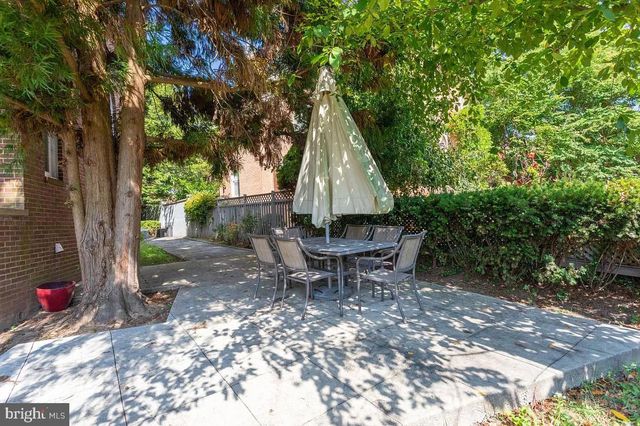 4611 CHARLESTON TER NW, Washington, DC 20007