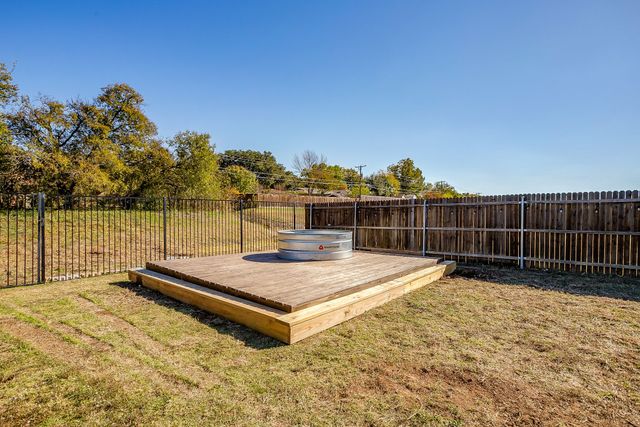 3929 Brookdale Road, Benbrook, TX 76116