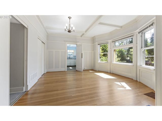 2333 Ne SCHUYLER St, Portland, OR 97212
