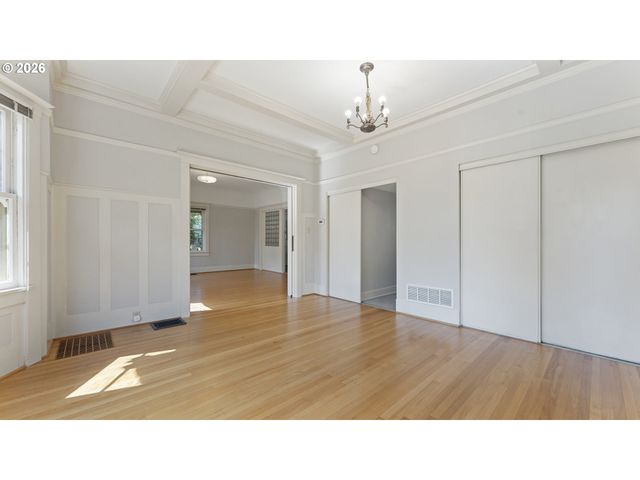 2333 Ne SCHUYLER St, Portland, OR 97212