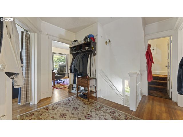 2333 Ne SCHUYLER St, Portland, OR 97212