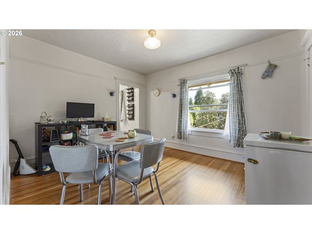 2333 Ne SCHUYLER St, Portland, OR 97212