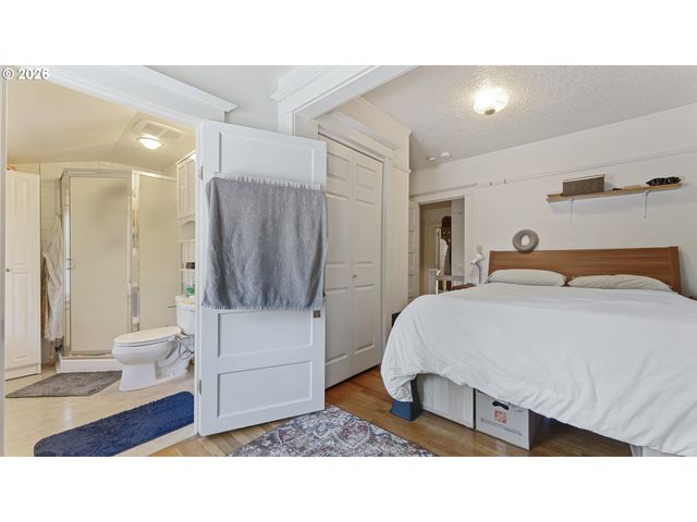 2333 Ne SCHUYLER St, Portland, OR 97212