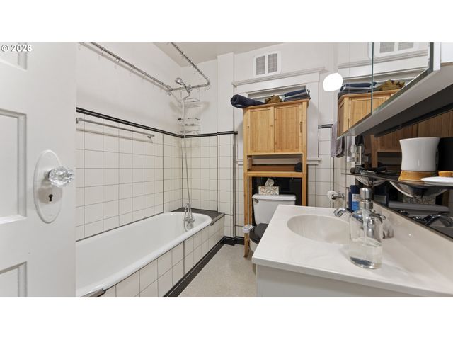 2333 Ne SCHUYLER St, Portland, OR 97212
