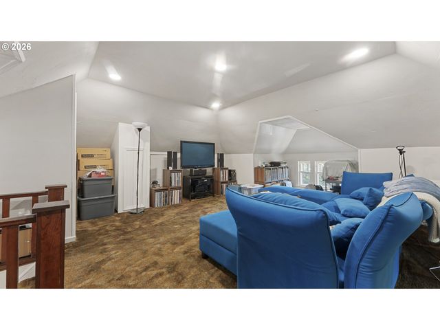 2333 Ne SCHUYLER St, Portland, OR 97212