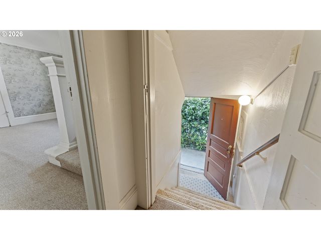 2333 Ne SCHUYLER St, Portland, OR 97212