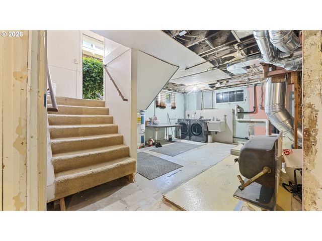 2333 Ne SCHUYLER St, Portland, OR 97212