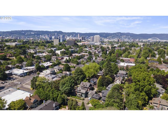 2333 Ne SCHUYLER St, Portland, OR 97212