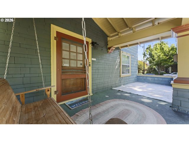 2333 Ne SCHUYLER St, Portland, OR 97212