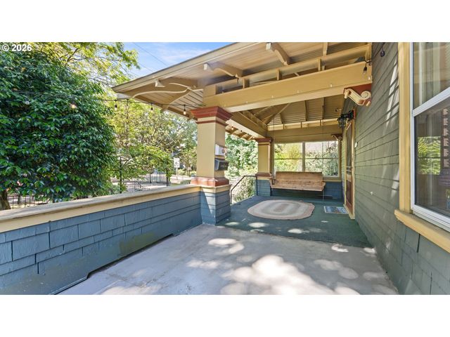 2333 Ne SCHUYLER St, Portland, OR 97212