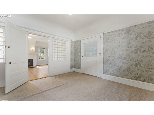 2333 Ne SCHUYLER St, Portland, OR 97212