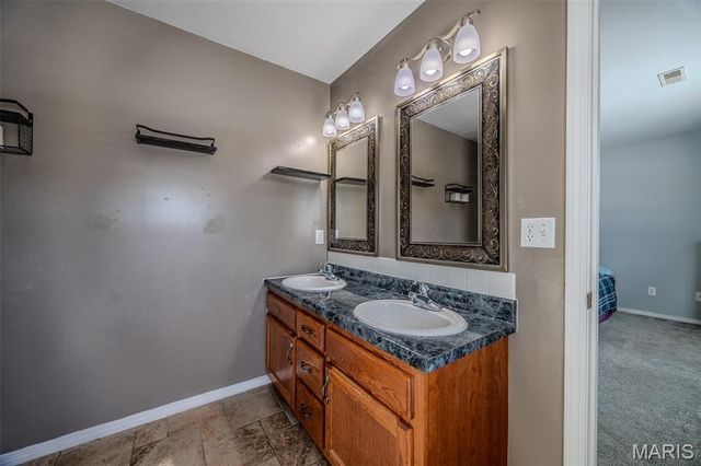 20517 Luna Road, Waynesville, MO 65583