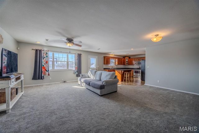 20517 Luna Road, Waynesville, MO 65583