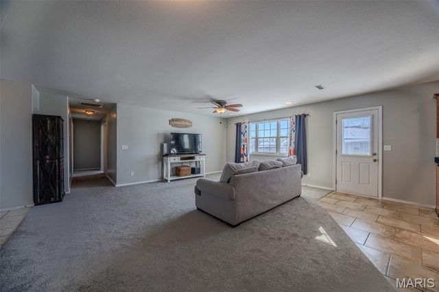 20517 Luna Road, Waynesville, MO 65583