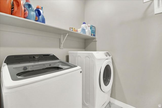 2449 N SARUS CRANE DR, Clinton, UT 84015