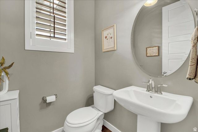 2449 N SARUS CRANE DR, Clinton, UT 84015