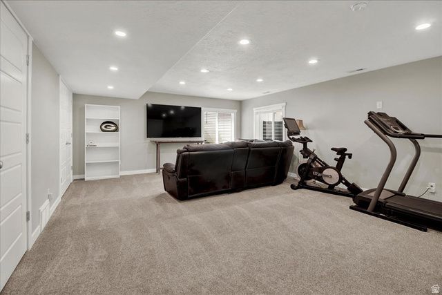 2449 N SARUS CRANE DR, Clinton, UT 84015