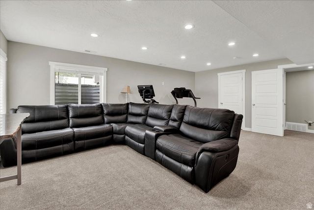 2449 N SARUS CRANE DR, Clinton, UT 84015