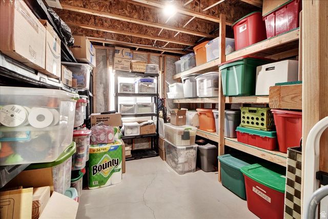 2449 N SARUS CRANE DR, Clinton, UT 84015
