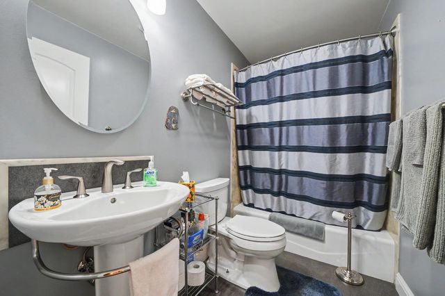 19484 Deerwood Dr, Volcano, CA 95689