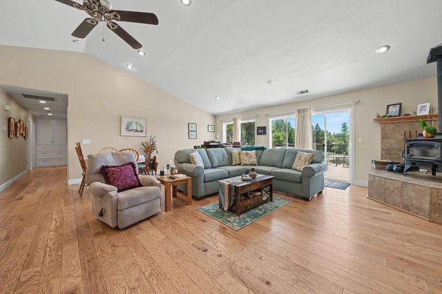 19484 Deerwood Dr, Volcano, CA 95689
