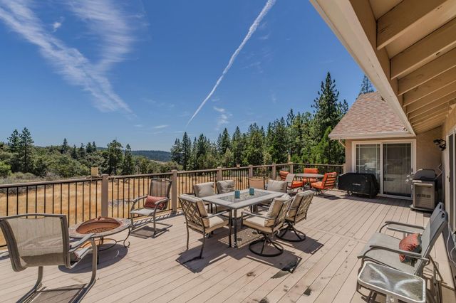 19484 Deerwood Dr, Volcano, CA 95689