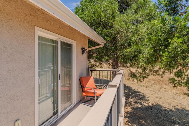 19484 Deerwood Dr, Volcano, CA 95689