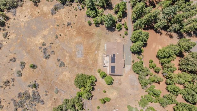19484 Deerwood Dr, Volcano, CA 95689
