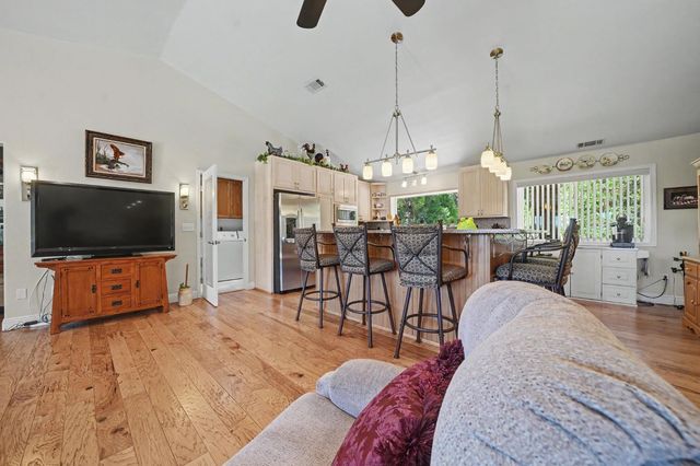 19484 Deerwood Dr, Volcano, CA 95689