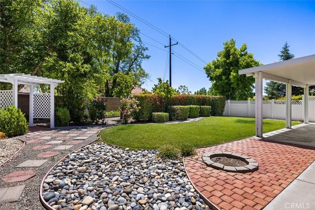 372 Lark Drive, Paso Robles, CA 93446