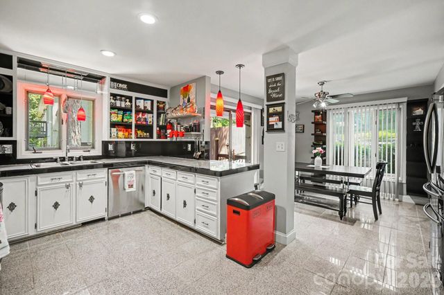 7108 Hollyhouse Drive, Charlotte, NC 28215