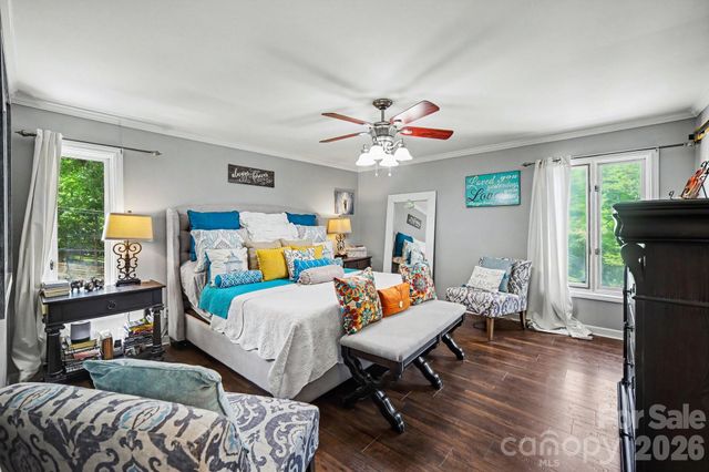 7108 Hollyhouse Drive, Charlotte, NC 28215