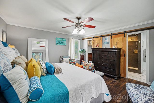 7108 Hollyhouse Drive, Charlotte, NC 28215
