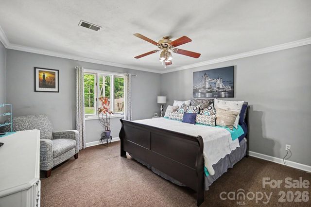 7108 Hollyhouse Drive, Charlotte, NC 28215