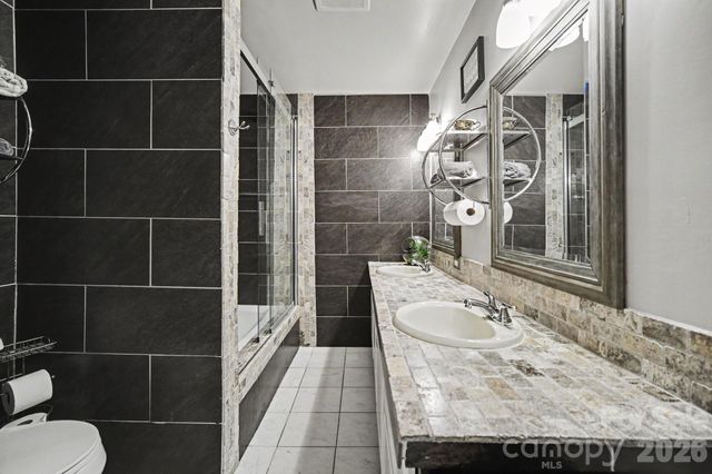 7108 Hollyhouse Drive, Charlotte, NC 28215