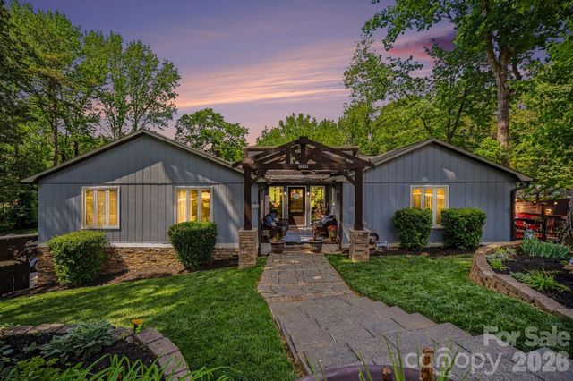 7108 Hollyhouse Drive, Charlotte, NC 28215