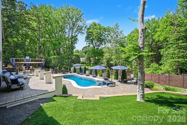 7108 Hollyhouse Drive, Charlotte, NC 28215