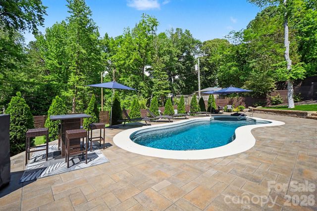 7108 Hollyhouse Drive, Charlotte, NC 28215