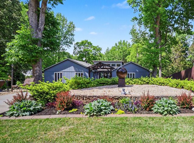 7108 Hollyhouse Drive, Charlotte, NC 28215
