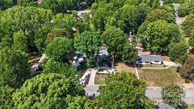 7108 Hollyhouse Drive, Charlotte, NC 28215